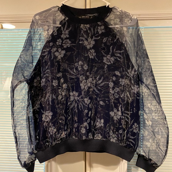 Zara basics floral sheer crew neck top. Size m/l - Picture 2 of 6